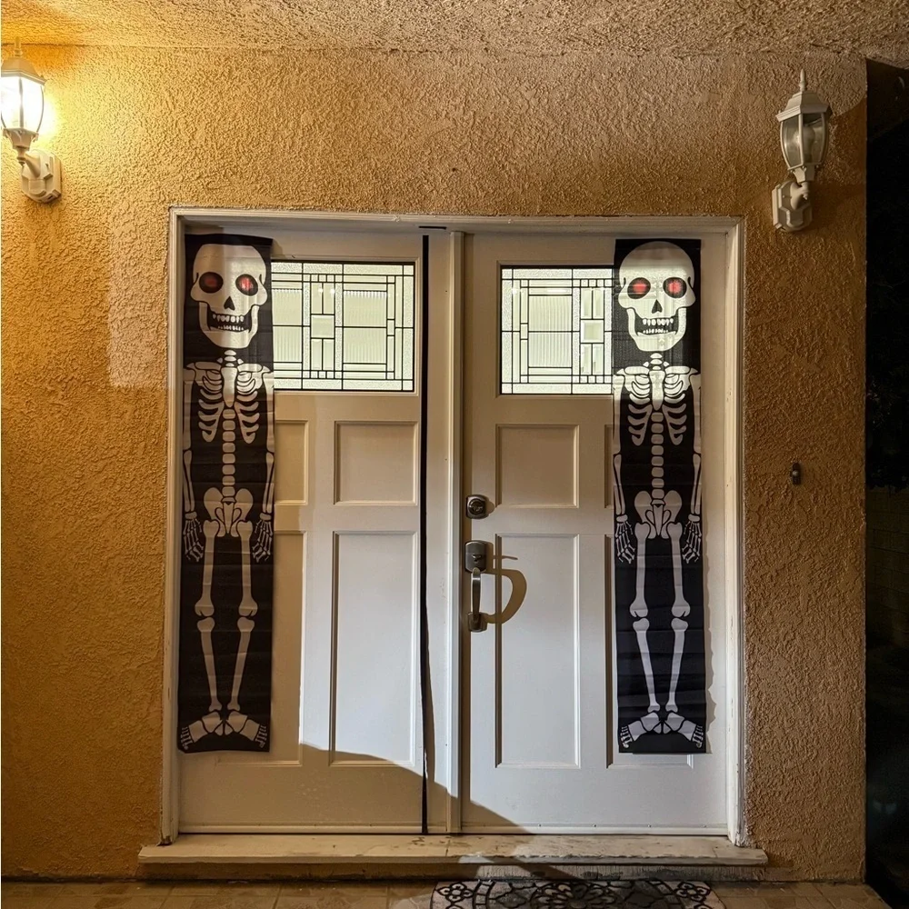 2PCS Skeleton Halloween Door Banners Porch Hanging Decoration Spooky Entryway